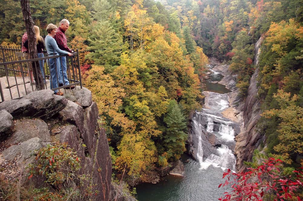 Que hacer en Tallulah Gorge en Georgia un dia en la naturaleza haciendo senderismo y nadando. 1
