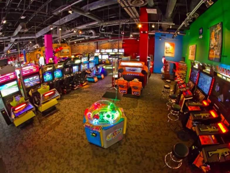 GameRoom Sawgrass Restaurant Arcade mejroes bares florida