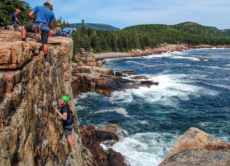 Estos son los 10 mejores DESTINOS de ESCALADA en EE. UU. 7 Parque Nacional Acadia Mt. Desert Maine escalada en eeuu