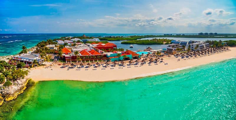 Estos son los MEJORES HOTELES y RESORTS del mundo para FAMILIAS con ADOLESCENTES 5 club med cancun yucatan mejores hoteles familia adolescentes feature