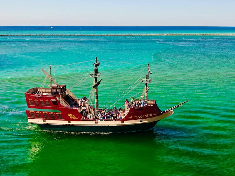 Embarcate en una aventura familiar en el crucero pirata Buccaneer que hacer en destin en familia
