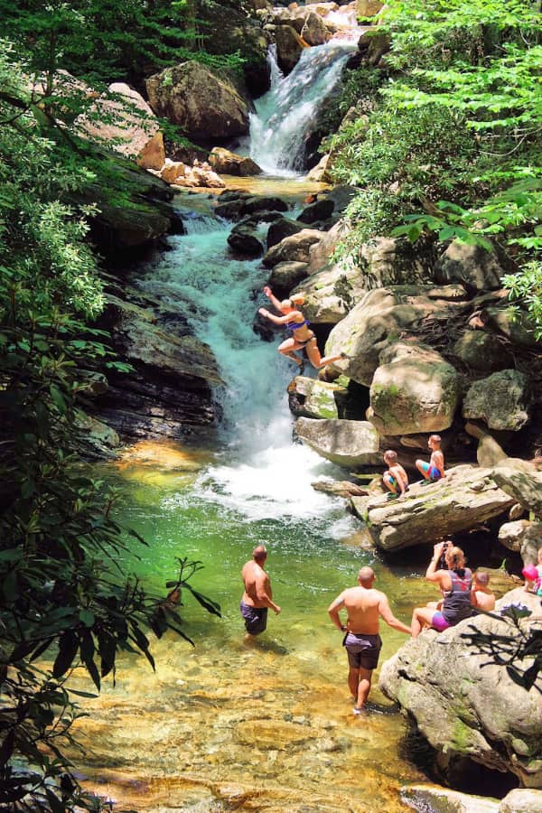 Skinny Dip Falls Bosque Nacional Pisgah Canton mejores cosas que hacer en carolina darse un bano