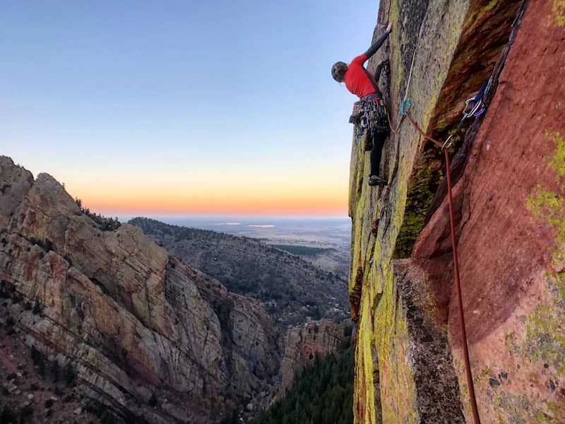 Escalada en roca Eldorado Canyon State Park cerca de Boulder colorado