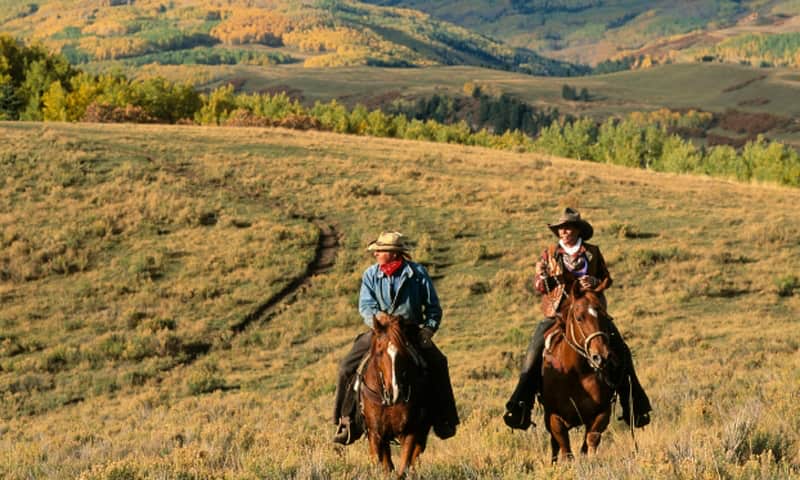 montar a caballo Las 10 MEJORES cosas para HACER en el PARQUE NACIONAL de las MONTANAS ROCOSAS COLORADO